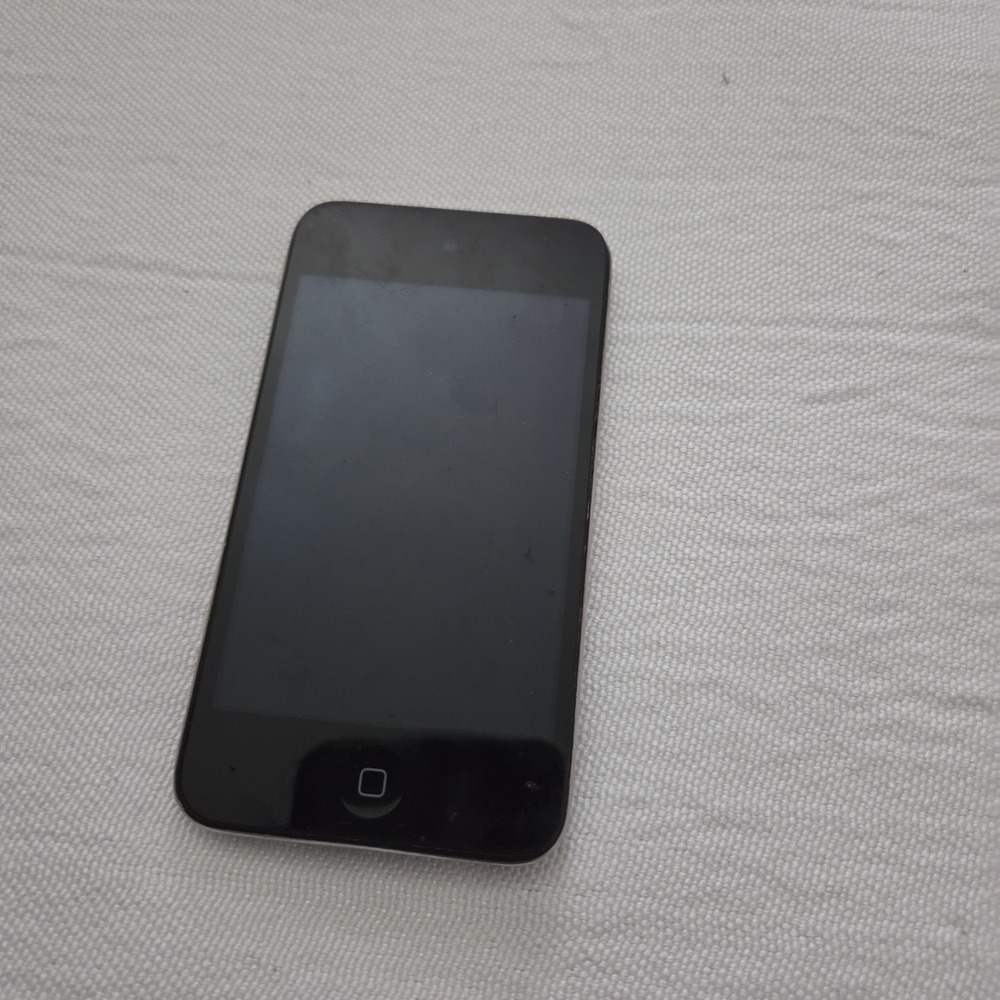 Apple iPod Touch 2nd Generation 8GB Black &‎ Silver Non Working - Picture 2 of 6